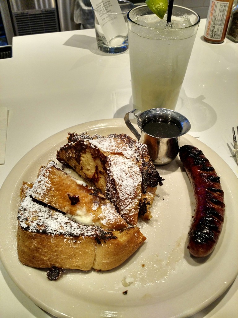 Brunch @ Matt Big's Breakfast on my way home in PHX. One of my favorite airport restaurants.
